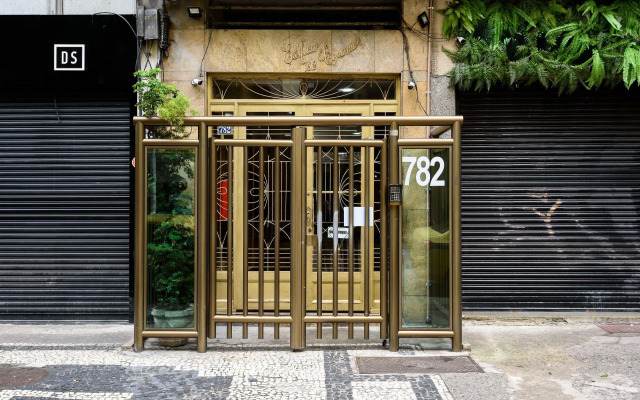 Nossa Senhora de Copacabana 782