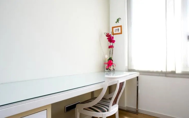 BarcelonaForRent Urban Central Suites