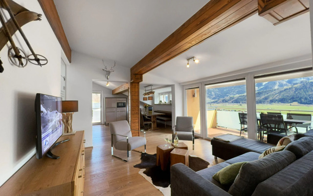 Hilltop apartment in Piesendorf with balcony
