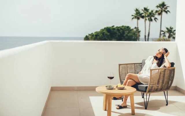 Cala Lanuza Suites