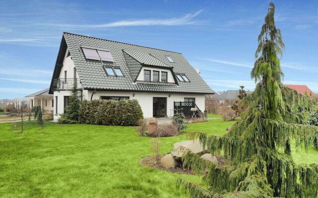 Modernes Apartment in Kuehlungsborn mit Garten