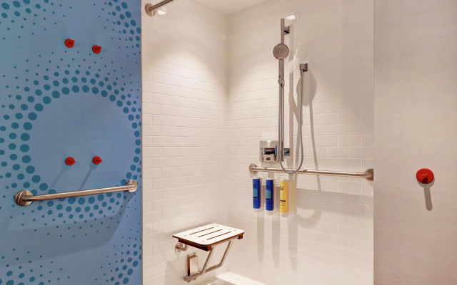 TRU BY Hilton Edmonton Windermere