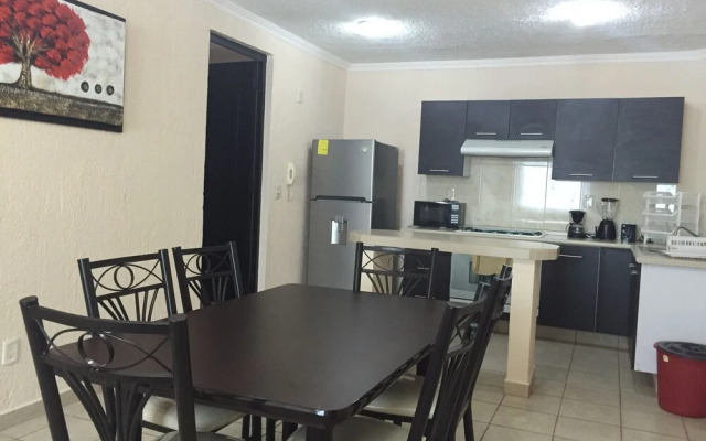 Adamaris Condo Condesa