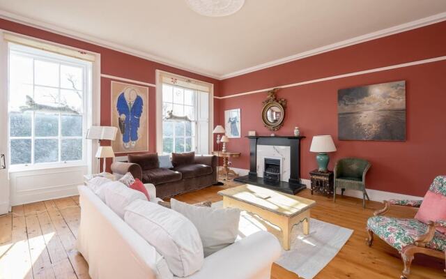 Lovely 2 Bedroom Apartment With Garden Close To Old Town