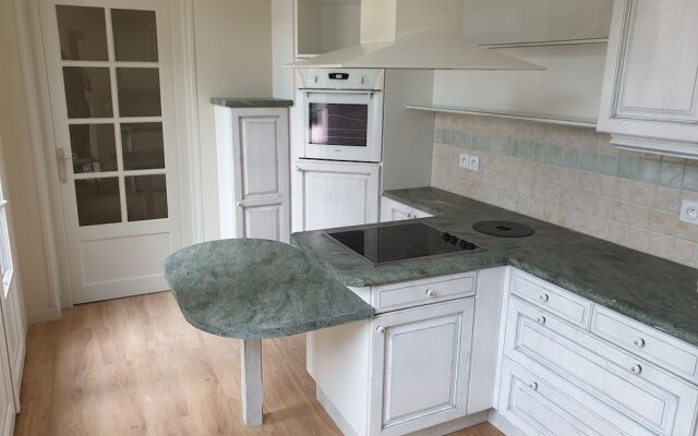 Au Loup Historic Apartments