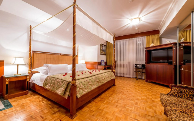 Hotel Century