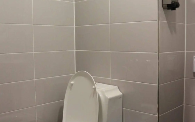 Zzzip Guest House - Hostel