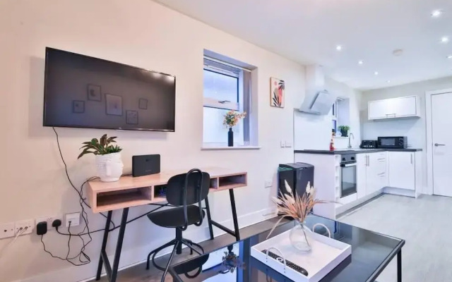Whitchurch Place 2 Bed Flat in Cardiff