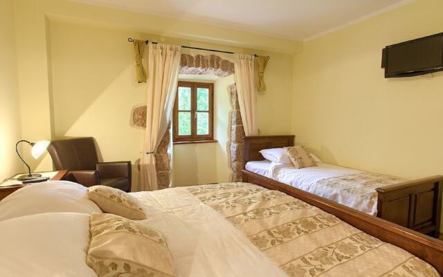 Attractive Villa in Kras with Swimming Pool