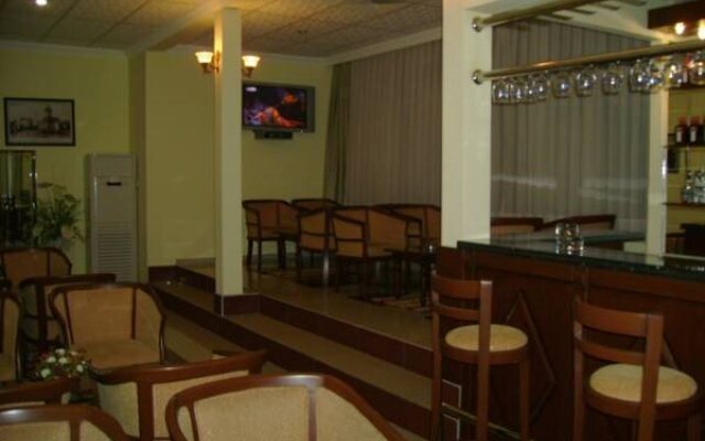Kristal Hotel