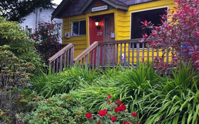 Tofino Travellers Guesthouse