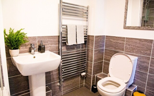 Luxury & Cosy new Build 2-bed Apartment in Chatham