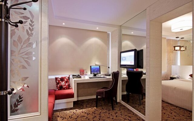 Century Mandarin Hotel