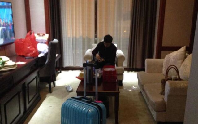 Dengfeng Green Hotel