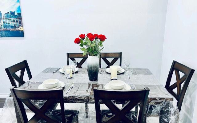 Tranquil & Cozy 30 min to Toronto ~ Backyard ~ Pkg