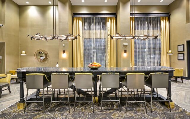 Hampton Inn & Suites Detroit/Warren