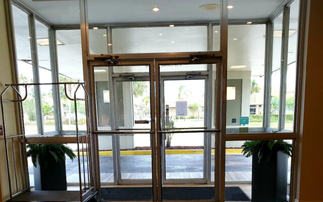 Days Inn By Wyndham Titusville Kennedy Space Center