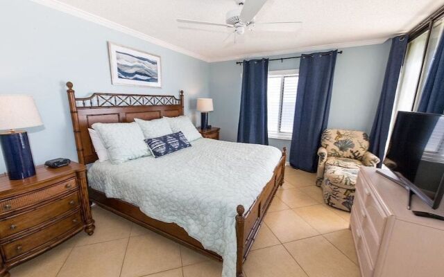Summerchase 1008 - 3 Br condo by RedAwning