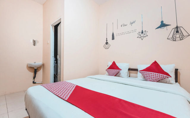 Super OYO 2034 Eden Guest House