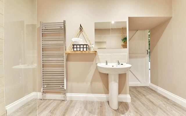 Host Stay The Pepper Pot