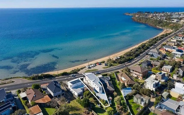 Mornington Esplanade Beachfront & SPA by Rss