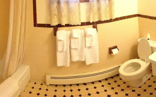 Chateau Motor Lodge