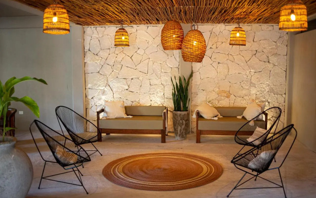 Noah Beach Hotel & Suites