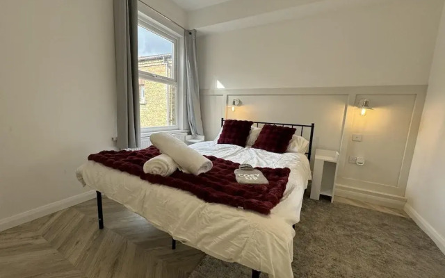 Stunning Flat Near Stratford Shopping Centre