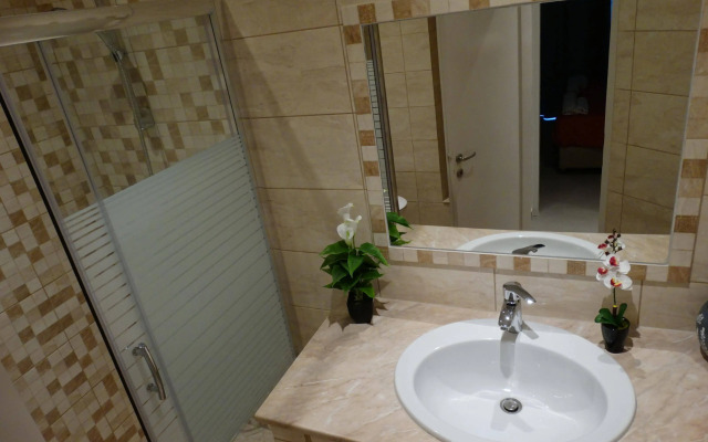 Makis Louvlis Apartments 