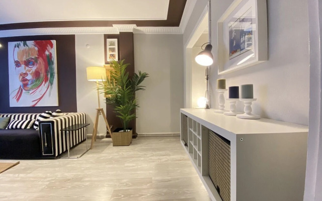 Charming Flat Near Osmanbey Metro Station