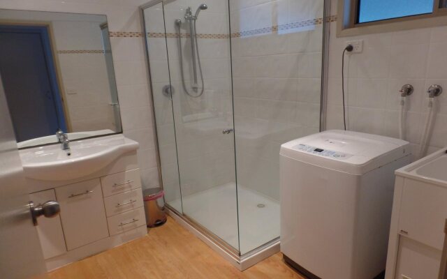 Waterfront Retreat At Wattle Point