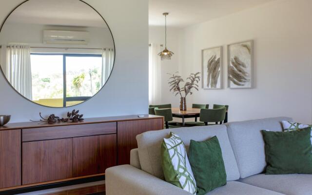 Villa Miracampo by Portucasa