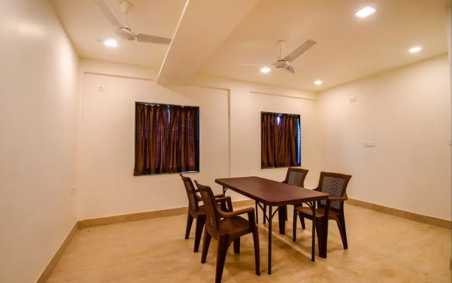 Fabhotel Moubani Residency