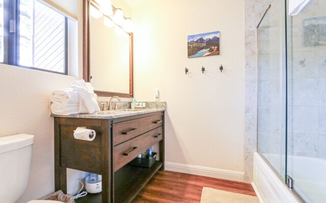 Snowflower 3 Remodeled and Modern, Private Washer Dryer with Fireplace by RedAwning