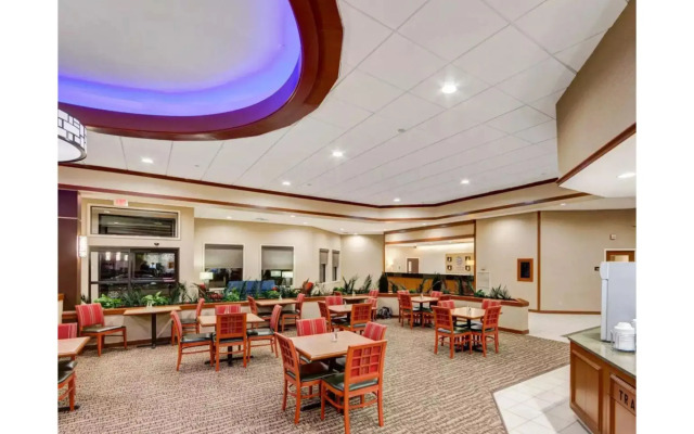 Comfort Inn and Suites Plano East