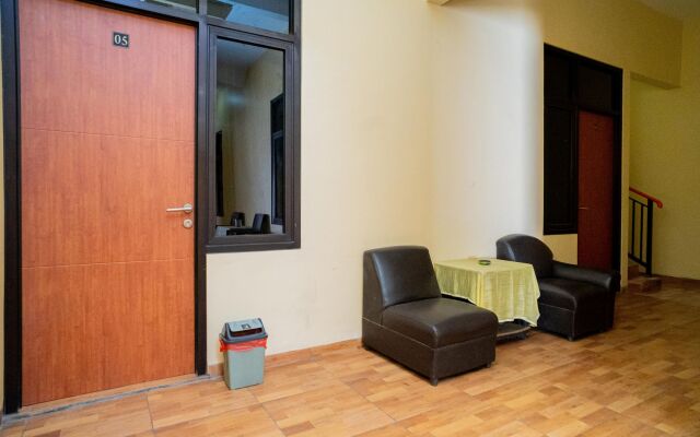 RedDoorz Syariah near Jembatan Merah Plaza