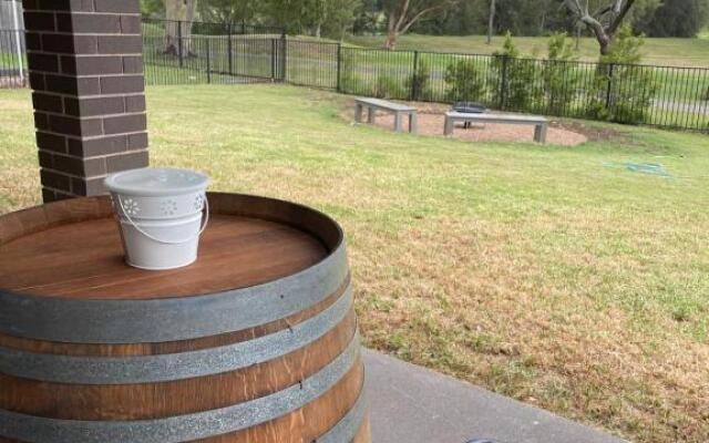 Stones Throw Hunter Valley 3mins to Cellar Doors