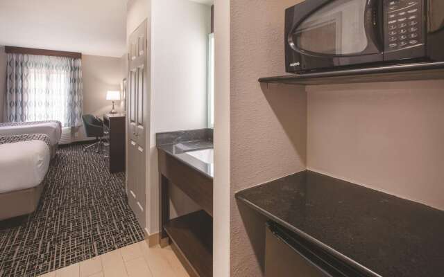 La Quinta Inn & Suites by Wyndham New Cumberland-Harrisburg