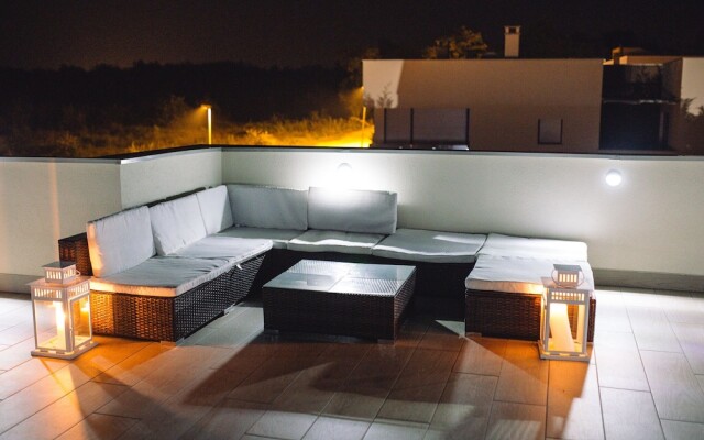 Exotic Villa in Novigrad With Private Swimming Pool