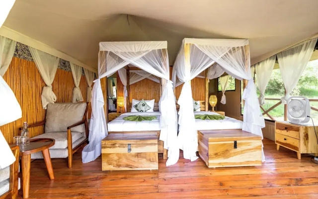 KumbuKumbu Luxury Tented Camp