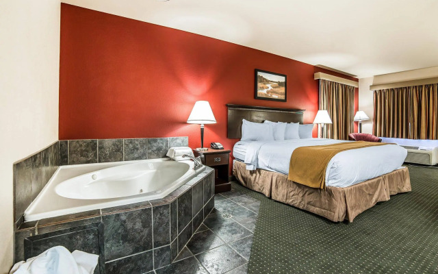 Comfort Inn & Suites Near University of Wyoming