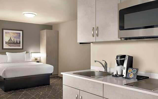 Microtel Inn & Suites Montreal Airport-Dorval QC