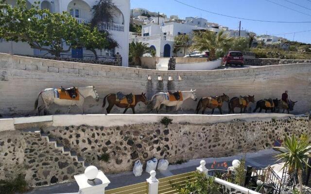 Sunny Days Hotel Fira Santorini