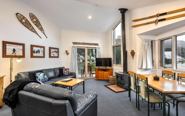 Lhotsky 2 Bedroom with fireplace and sweeping mountain view