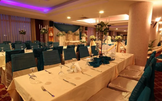 Noble Hotel