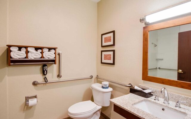 Comfort Inn & Suites Bellevue - Omaha Offutt AFB