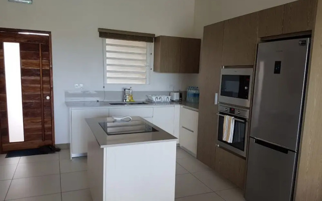 L'Escale Beachfront Luxury Suite By Dream Escapes