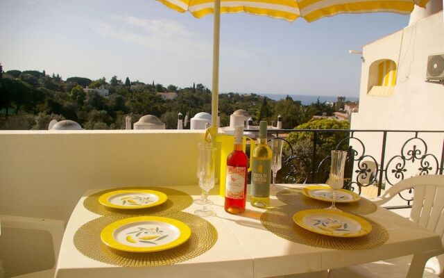 Lovely 2 Bedroom end Townhouse in Carvoeiro