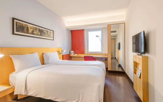 ibis Gurgaon Golf Course Road Hotel