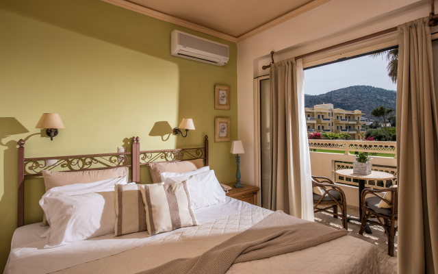 Socrates Hotel Malia Beach